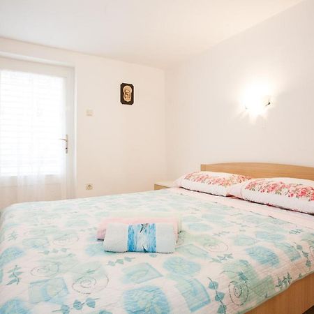 Apartments Melita Krk Town Luaran gambar