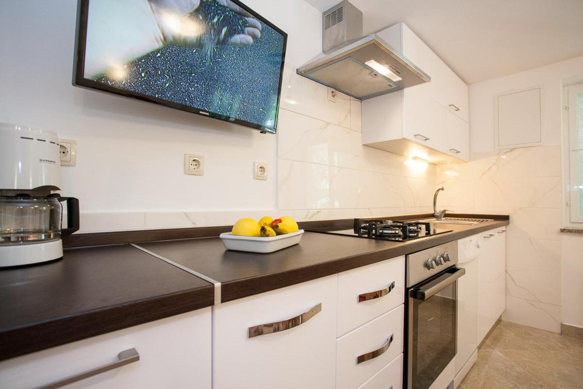 Apartments Melita Krk Town Luaran gambar