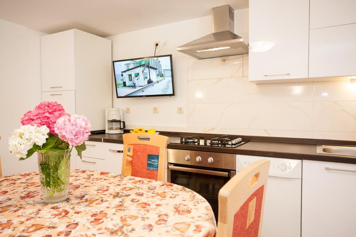 Apartments Melita Krk Town Luaran gambar